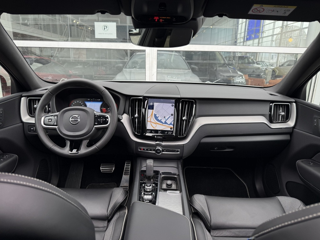 Volvo XC60 t8 390pk recharge r-design| panodak| adap.cruise| 360camera| led