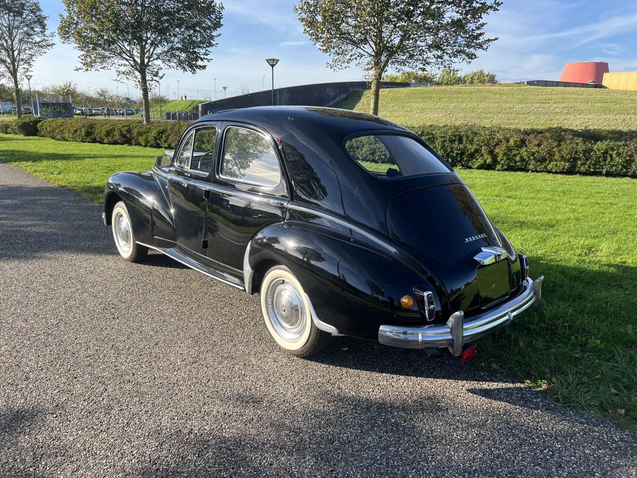 Schitterende Peugeot 203 uit 1955