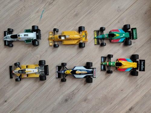 Formule 1auto's  Burago schaal 1:24 6 stuks