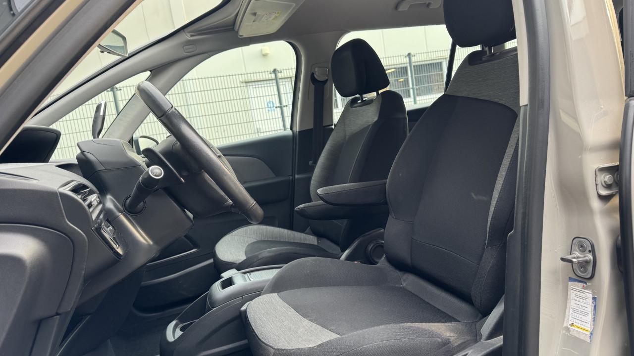 Citroen Grand C4 Spacetourer 1.2 Puretech 2018 7 Persoons Grijs