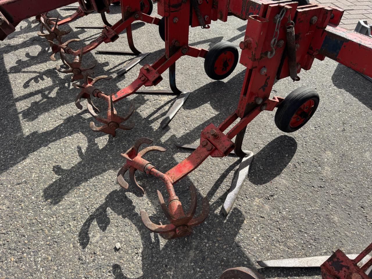 6 rijen 7 elementen Steketee schoffelmachine