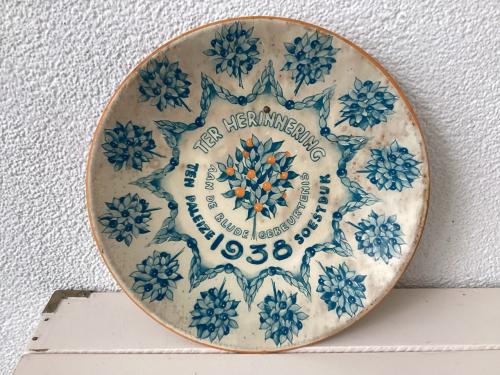 Koningshuis. Herinneringsbord.