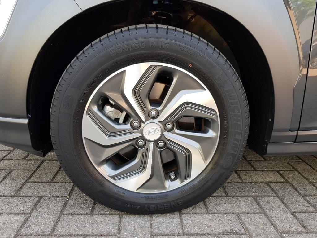 Hyundai Kona 1.6 hybrid fashion