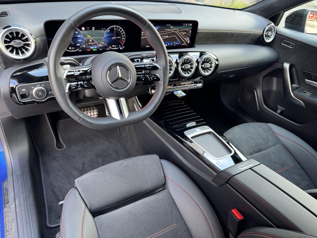 Mercedes-Benz A-Klasse 250 e star edition amg line soh 97% nl-auto, facelif