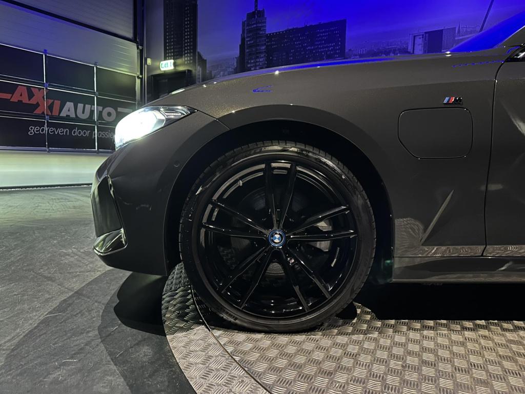 BMW 3-serie touring 330e *dravitgrau*pano*hud*trekhaak*
