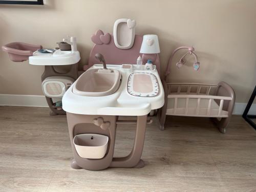 Baby Nurse Groot babyhuis verzorgingsspeelset