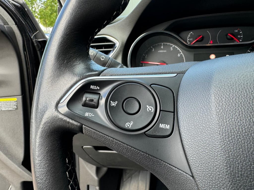 Opel Grandland X 1.2 turbo bus. ex.