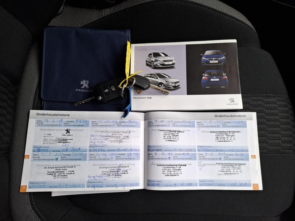 Peugeot 308 1.2 110 style clima/nav/lmv