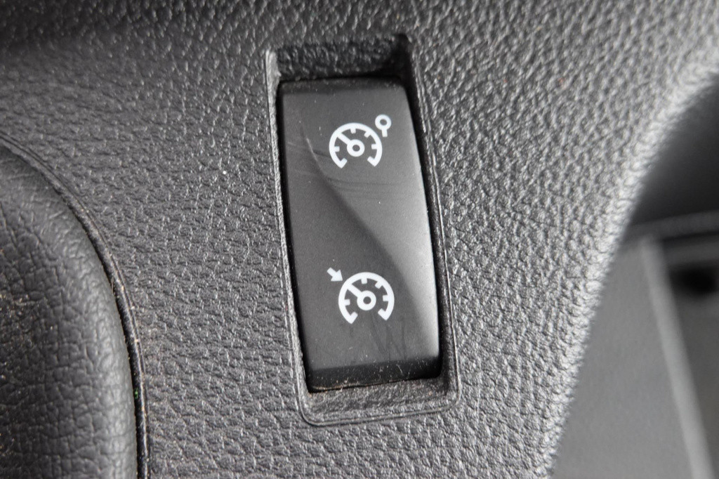 Renault Master t33 2.3 dci 135 l2h2 met laadklep