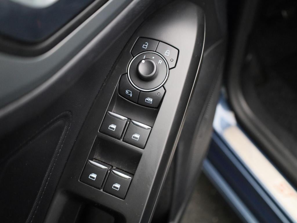 Ford Focus wagon 1.0 ecoboost hybrid st line style | trekhaak | climate con