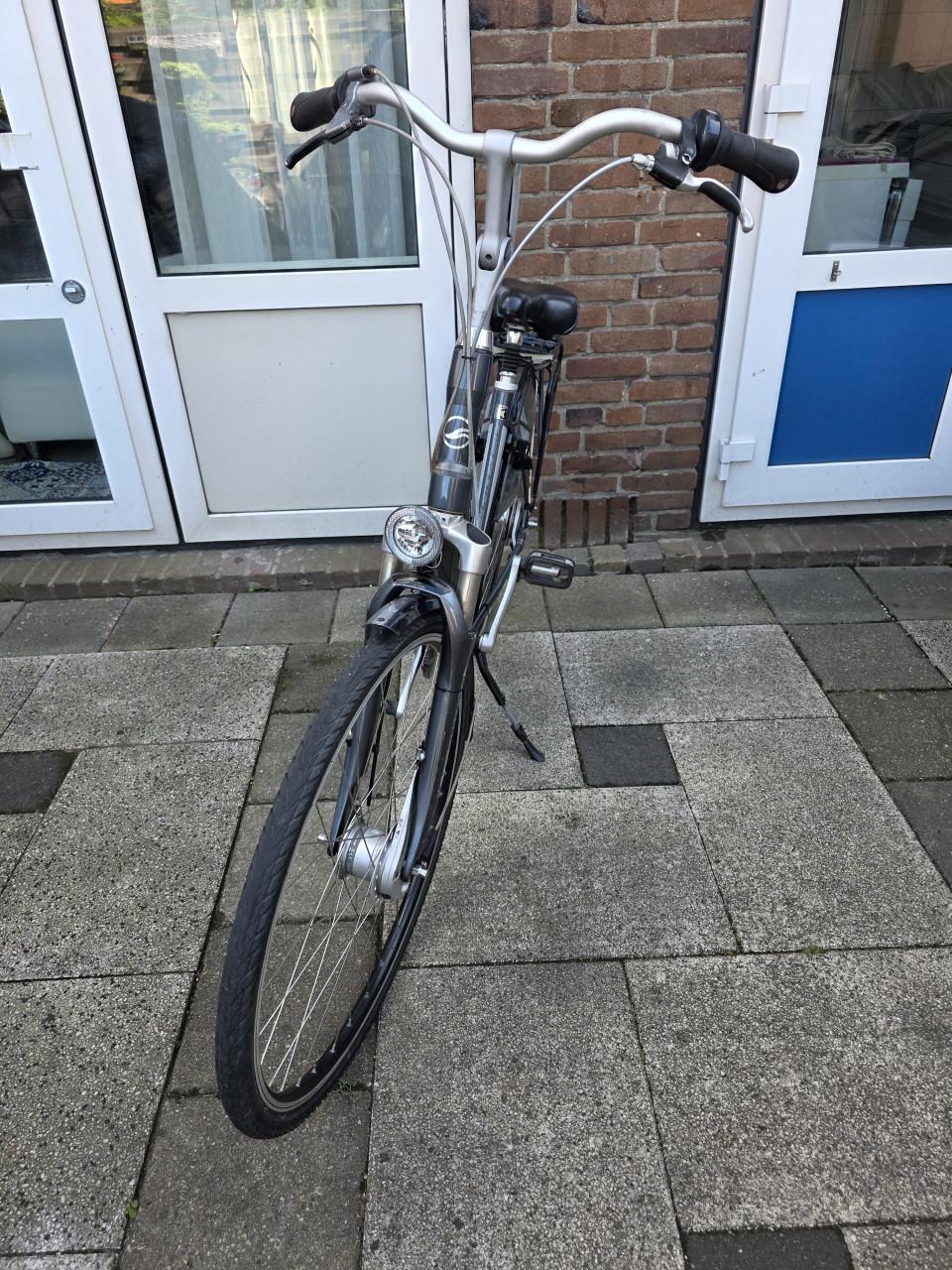 Dames fiets 28 inch-met 7 versnellingen-Fr.maat 51cm-Nieuw slot