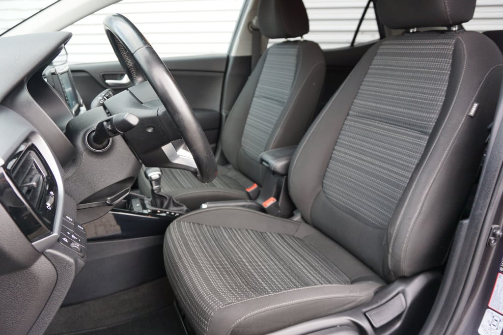Kia Stonic 1.4 mpi automaat -  climate / navi / cruise / parkeers. / camera