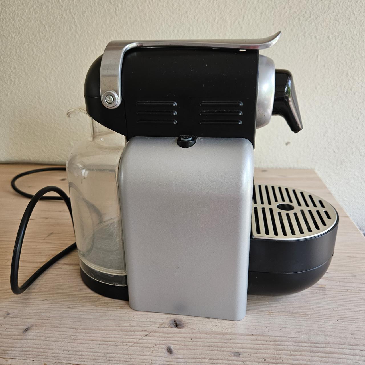 Goed werkend Nespresso koffiezetapparaat met extra's