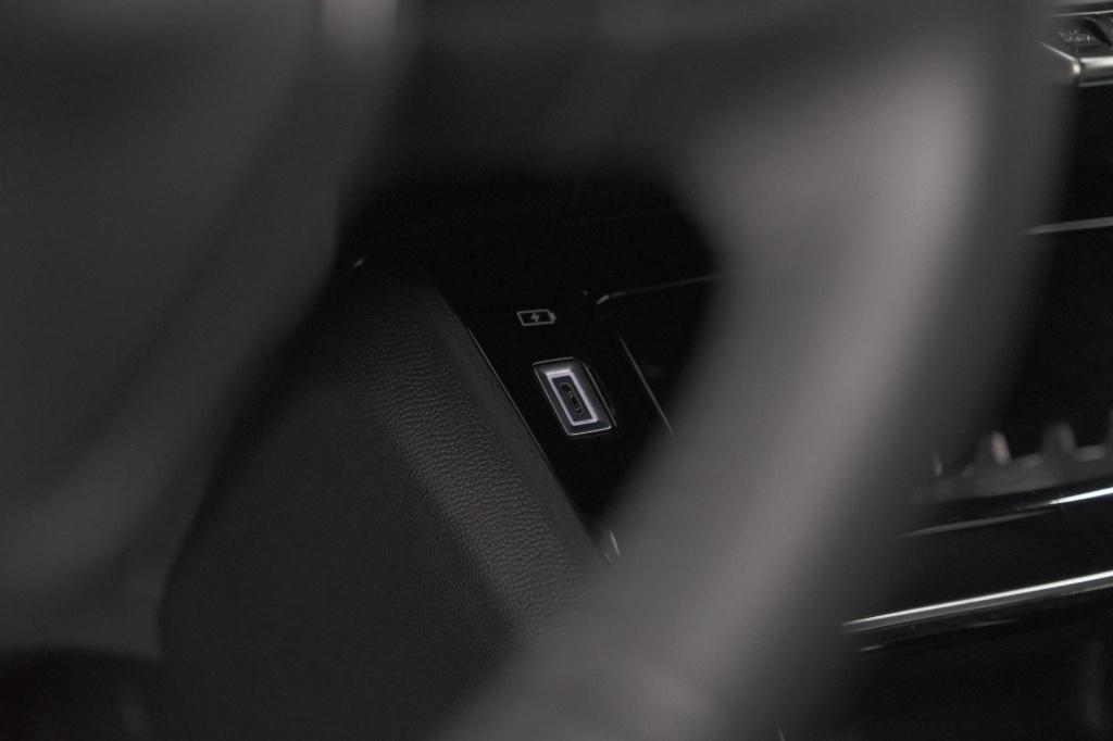 Peugeot 2008 puretech 100 allure | apple carplay | parkeersensoren | climat