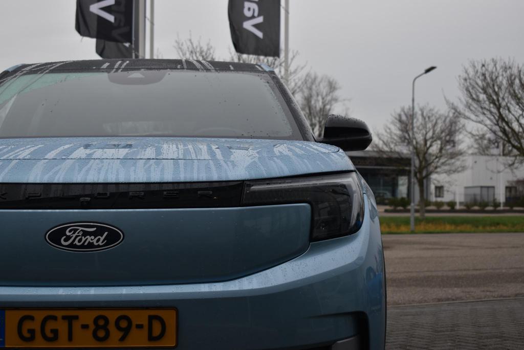 Ford Explorer premium extended range rwd 77 kwh | panoramadak | climate con