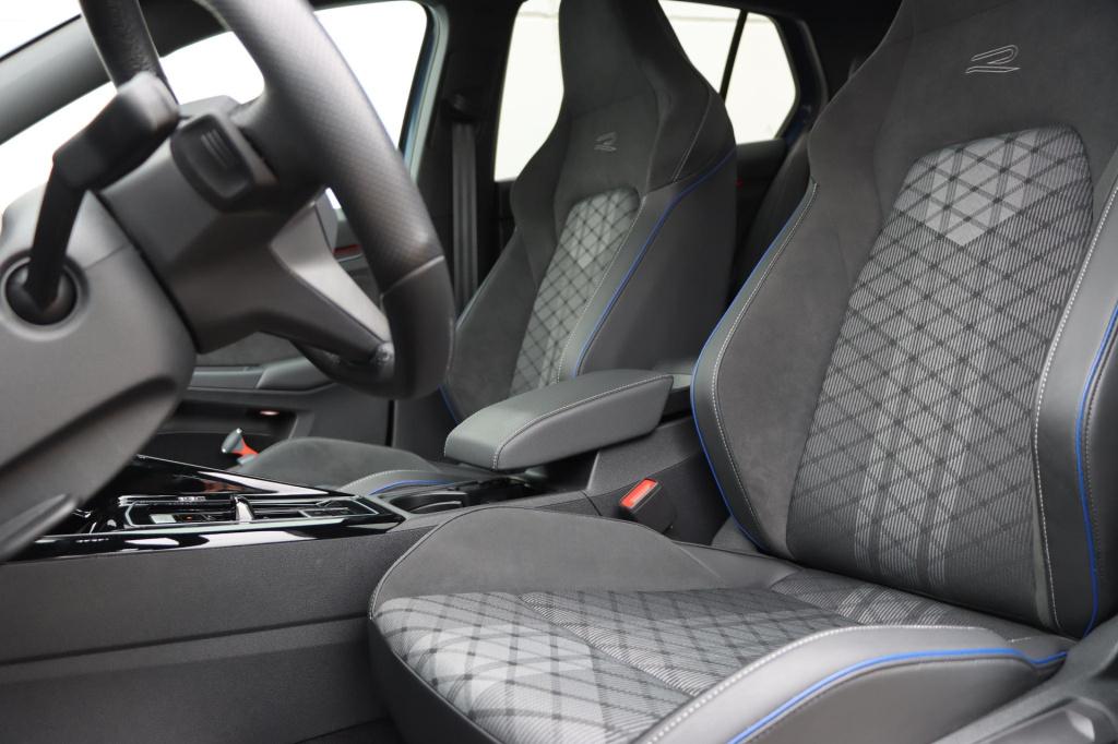 Volkswagen Golf r-line-edition 1.5 etsi 116pk dsg7 | iq.light | stuurverwar