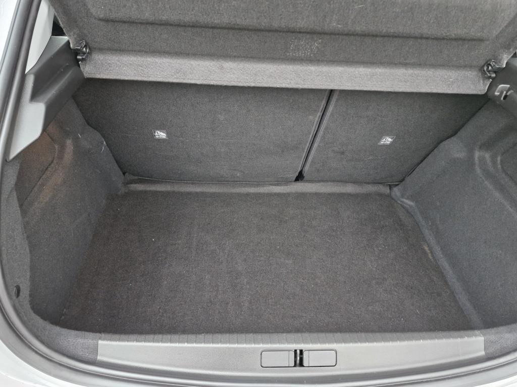 Opel Corsa 1.2 edition | navigatie | licht- en zicht pakket