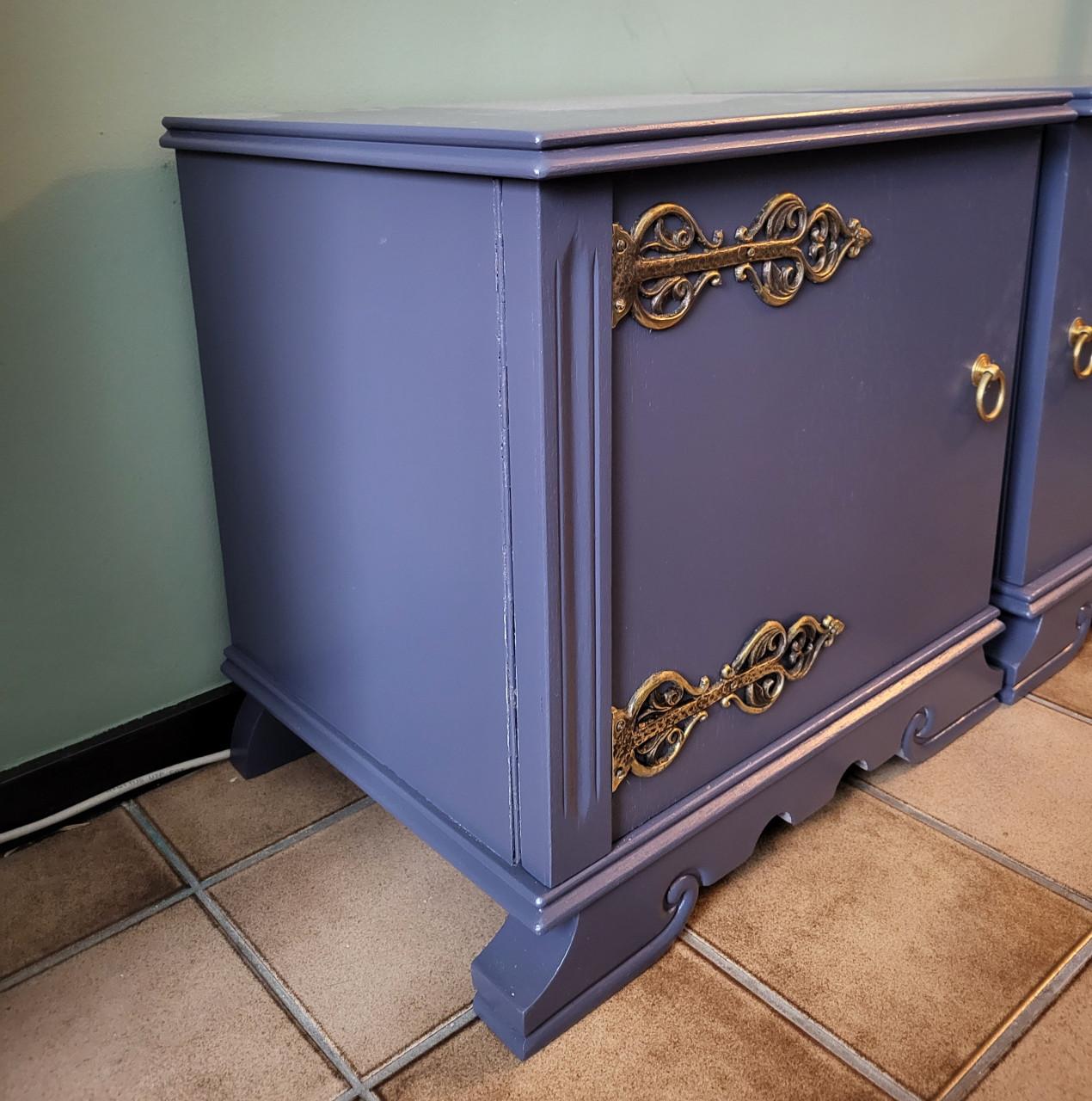 Set opgeknapte nachtkastjes grijs