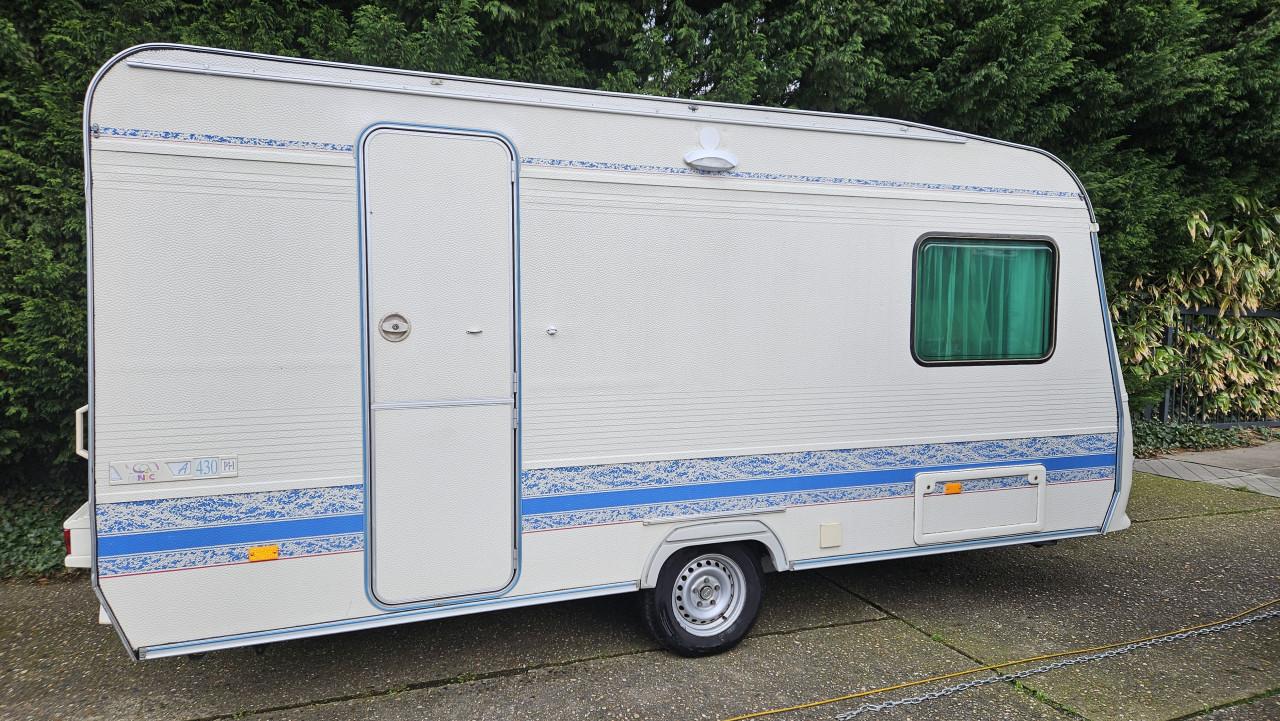 ADRIA UNICA 430 TS 1998 bj VASTBED TREINZIT