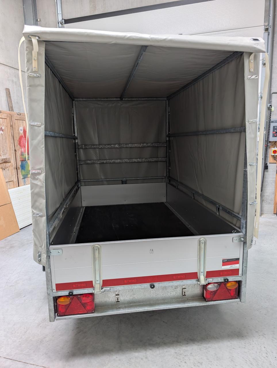 Nieuwe Twins aanhanger met huif
