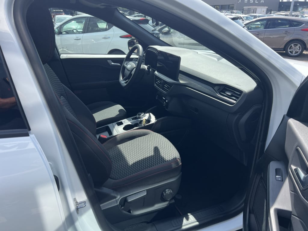 Ford Kuga 2.5 plug in hybrid 243pk e-cvt st-line