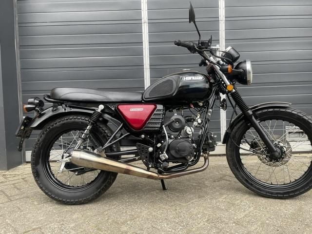Schitterende demo hanway raw 50 caferacer van 1 ste eigenaar met maar 1775k