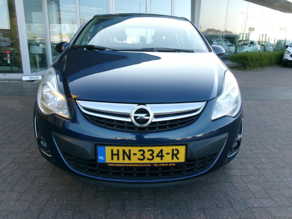 Opel Corsa 1.2-16v airco, cruise-control, trekhaak 5-drs