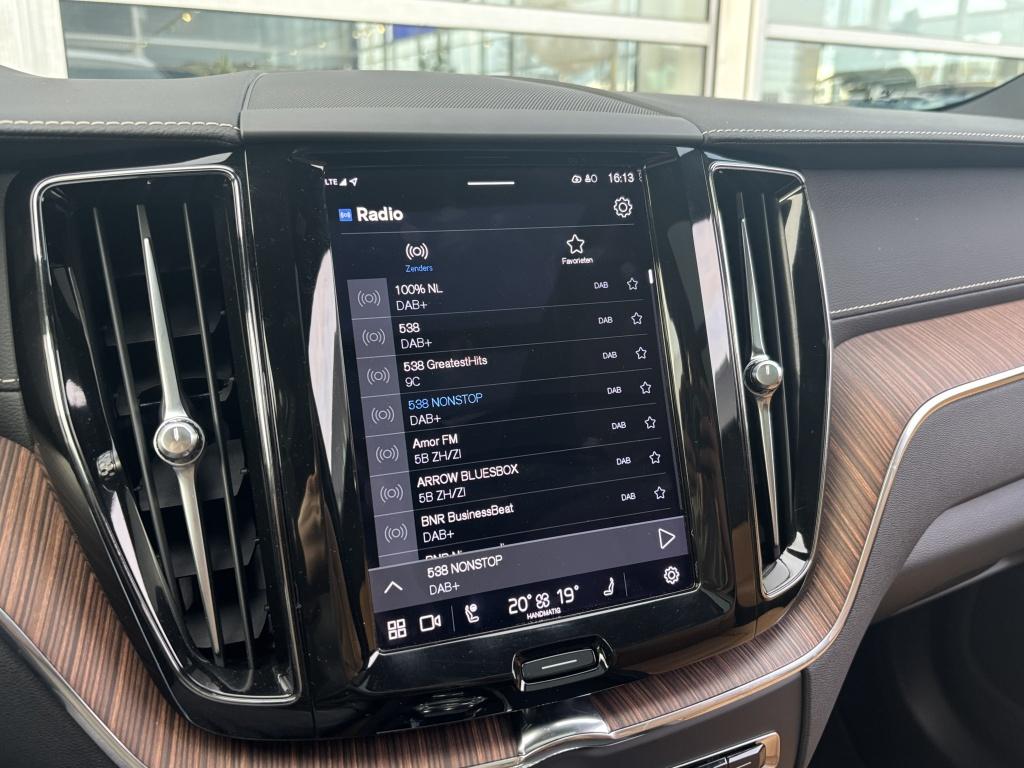 Volvo XC60 t6 398pk recharge bright inscription| luchtvering| adap.cruise|