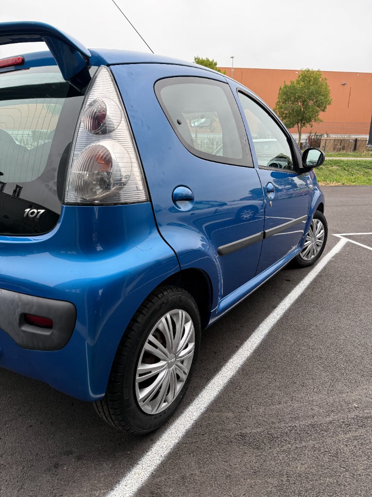 Peugeot 107 1.0 - urban move - airco - 5drs