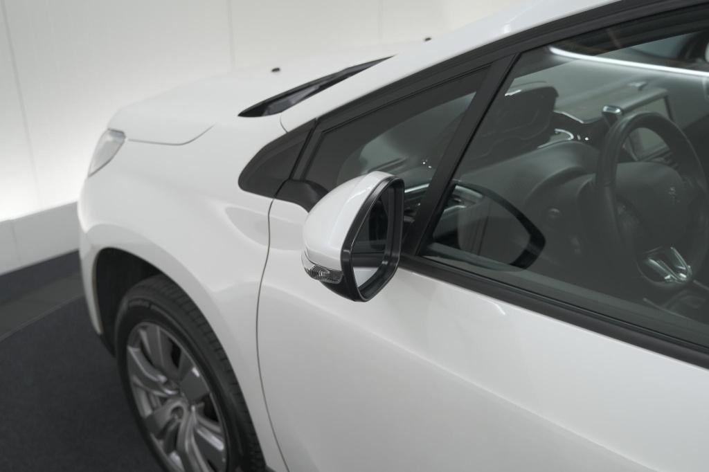 Peugeot 2008 puretech 110 blue lion | trekhaak | apple carplay | panoramada