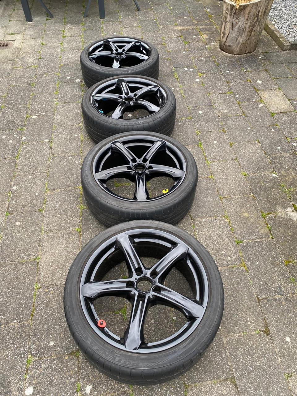 Velgen 18 inch AEZ  yacht dark