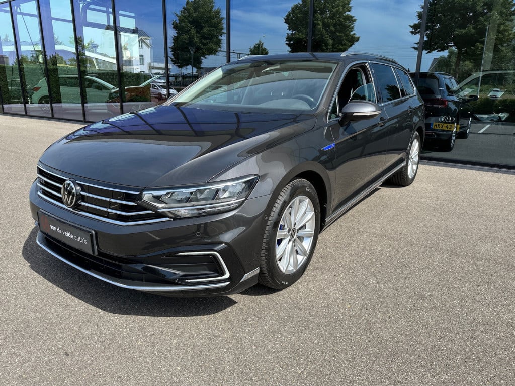 Volkswagen Passat variant 1.4 tsi phev gte | camera | dode hoek | navi | ca
