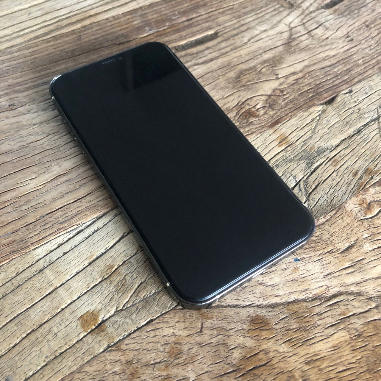 Iphone xr in 14 pro met barst