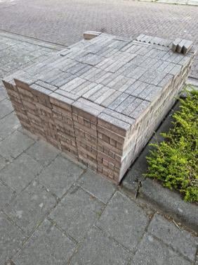 Te koop: Straatstenen 5x20cm Rood genuanceerd