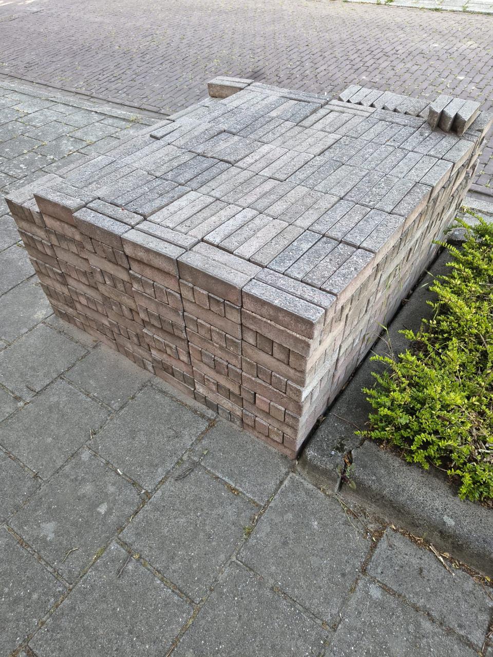 Te koop: Straatstenen 5x20cm Rood genuanceerd