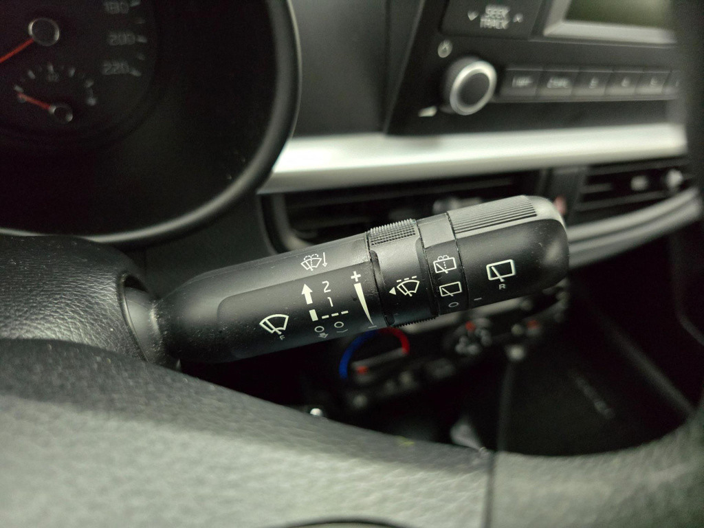 Kia Picanto occasion dealer auto met sportvelgen en bluetooth audio | tweed