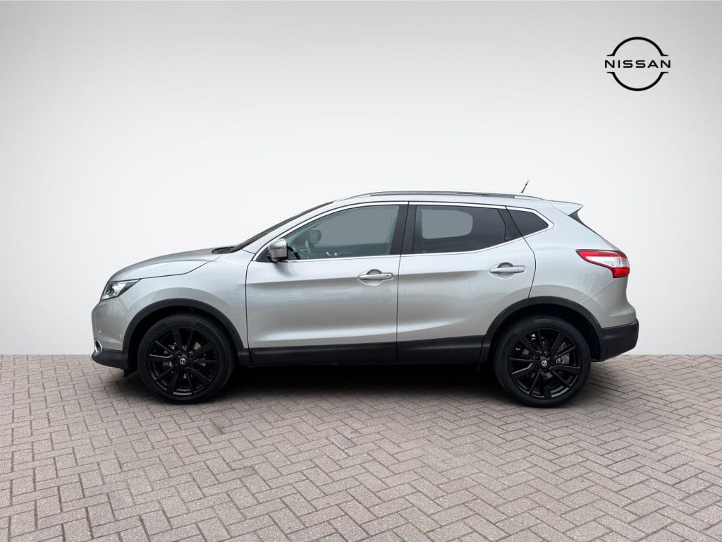 Nissan Qashqai 1.2 tekna automaat + lage km-stand! | panoramadak | navigati