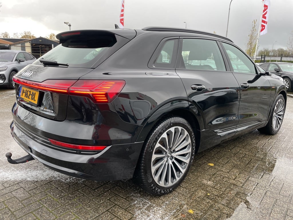 Audi E-tron 55 quattro 95 kwh s-line -full options-