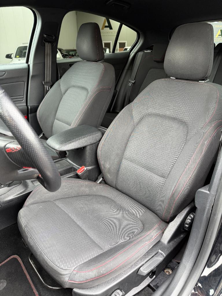 Ford Focus 1.0 ecoboost st line business