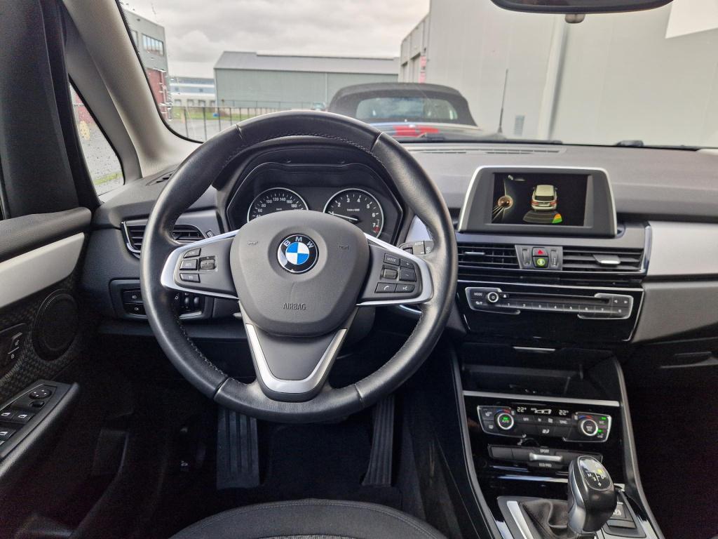 BMW 2-serie active tourer 218i essential