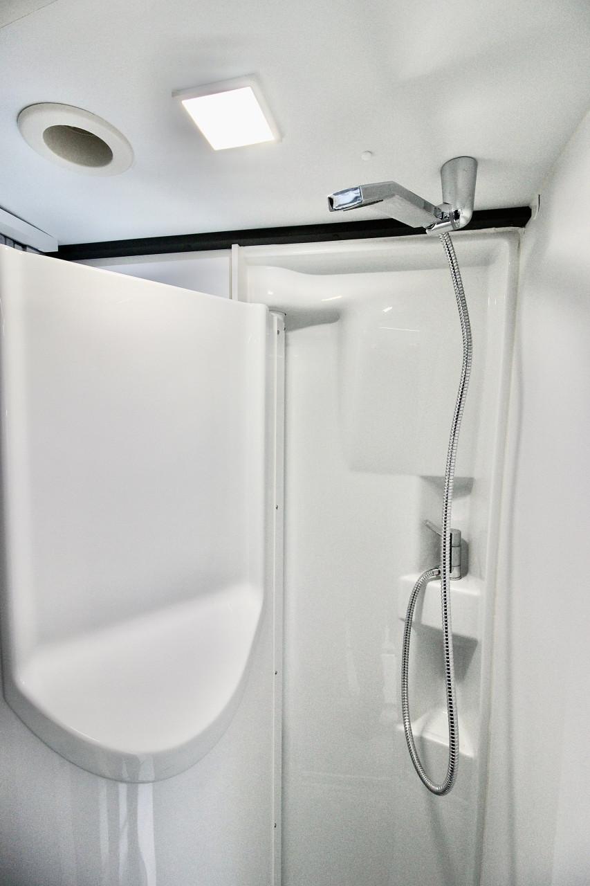 Adria Twin 640SLB(Lengtebedden, Automaat, 30000km, Eerste eigenaar)