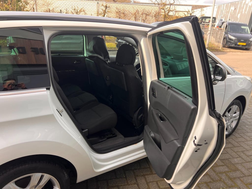 Peugeot 5008 1.6 thp gt 5p.