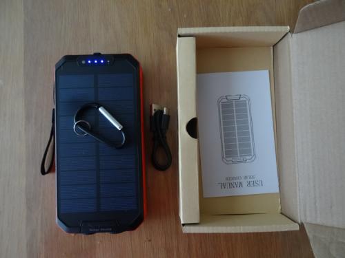 Powerbank 30.000 mAh met zonnepaneel – Nieuw