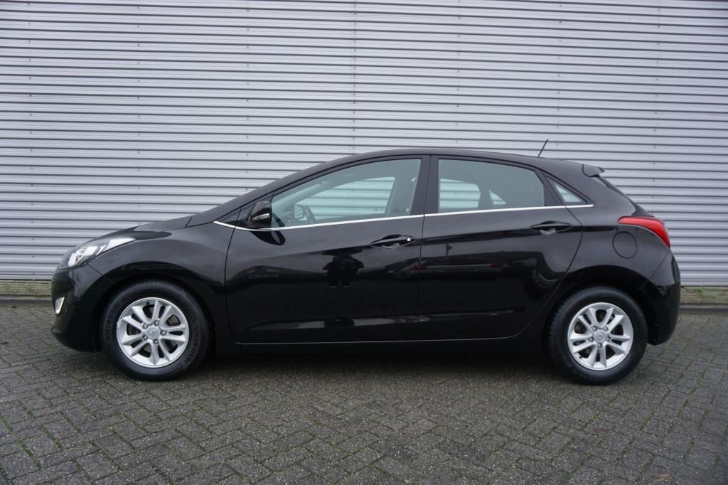 Hyundai I 30 1.6 gdi i-vision automaat / climate / navi / cruise controle /