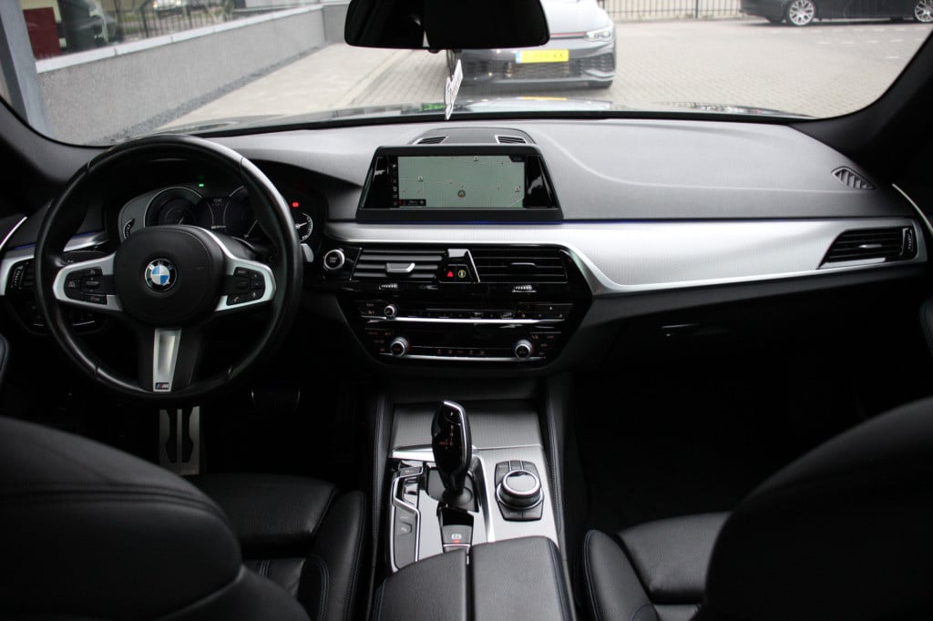 BMW 5 Serie 530e iperformance executive | m-sport | dealeronderhouden | ori