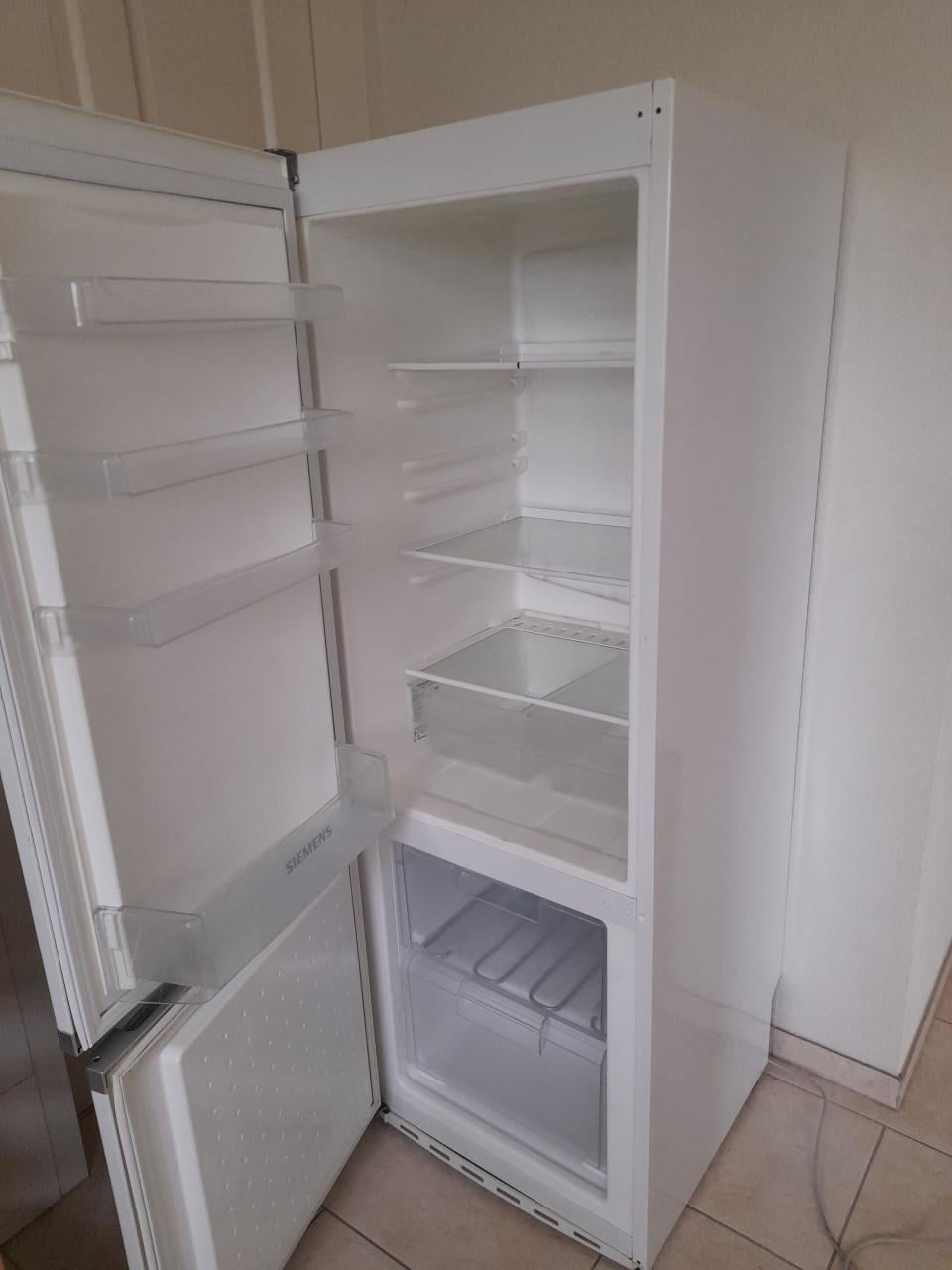 Siemens Koel-vries combinatie 60D x 55B x 155H (in goede staat)