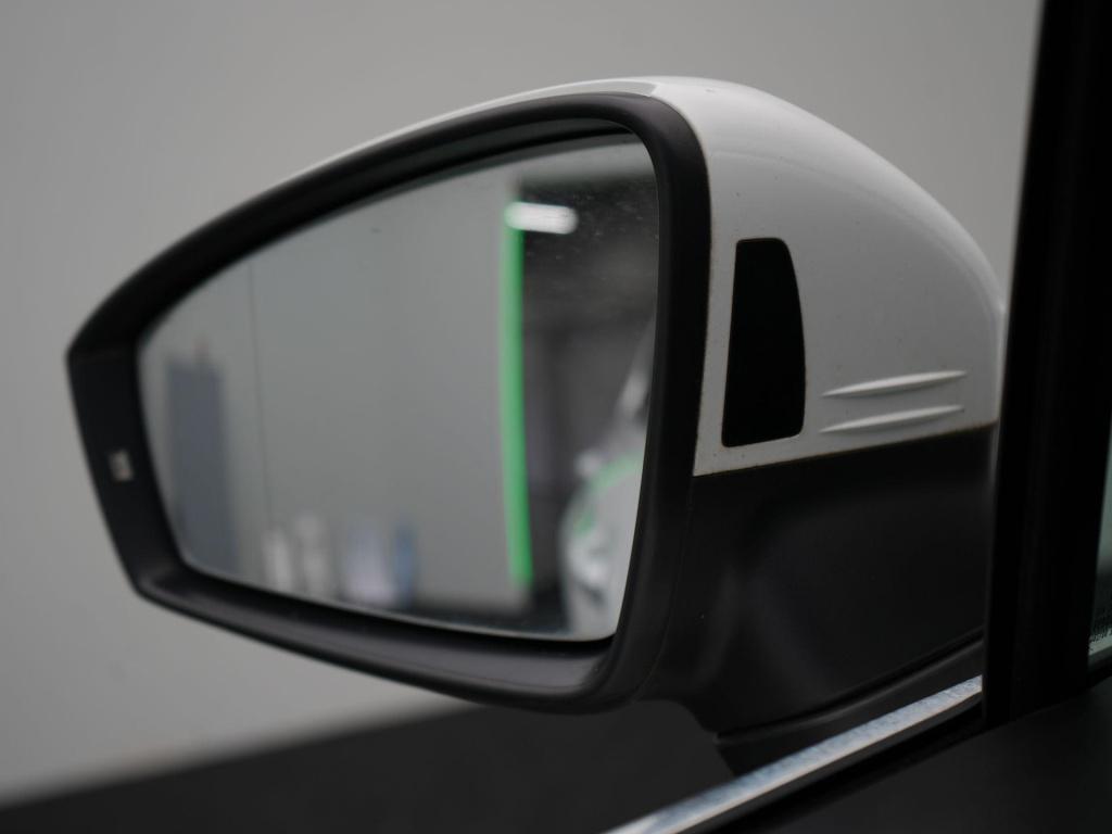 Volkswagen Tiguan 1.4 tsi ehybrid elegance | automaat | apple carplay/ andr