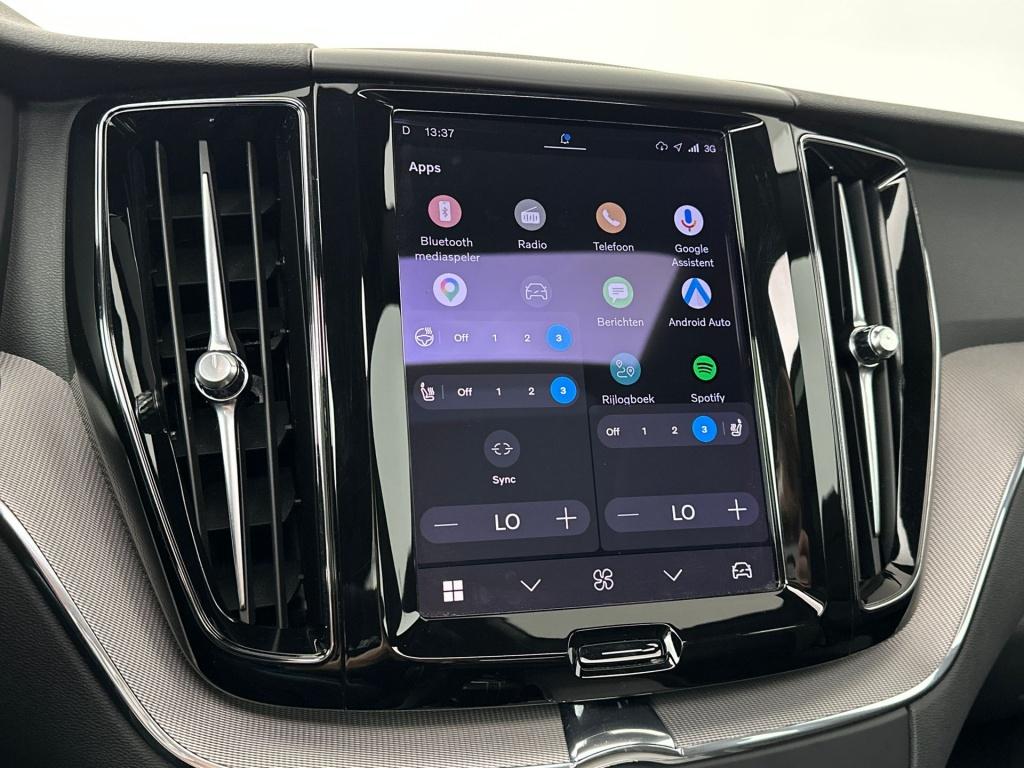 Volvo XC60 t6 398pk recharge r-design| pano| trekhaak| adap.cruise| leder| 