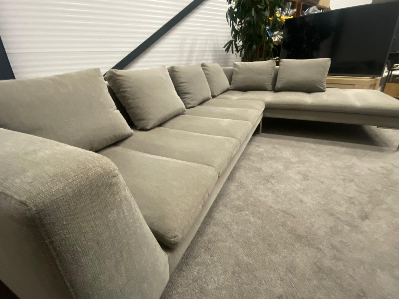 GRATIS LEVERING HEEL NL Montel Taupe Stoffen Hoekbank