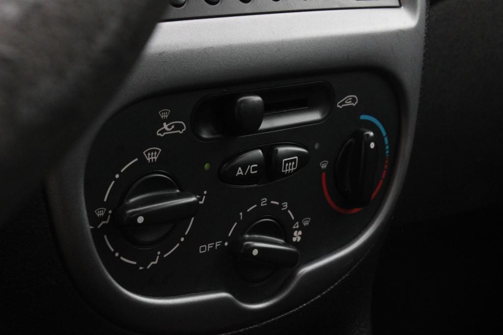 Peugeot 206 inclusief nieuwe apk, lees tek 1.4 génération
